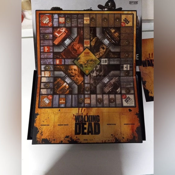AMC's The Walking Dead Board Game ~ Cryptozoic Entertainment NEW SEALED - Picture 9 of 10